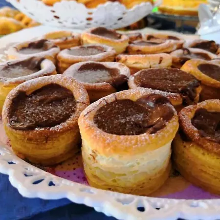 לינה וארוחת בוקר Almare